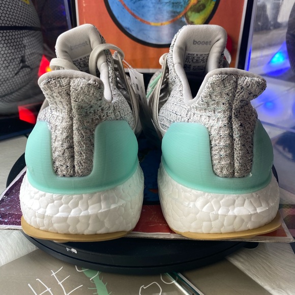 🆕 Adidas UltraBoost 4.0 Carbon Mint - Womens - Picture 4 of 11